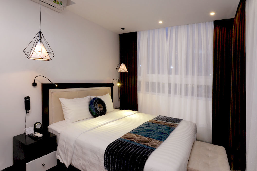 Charm & Hotel