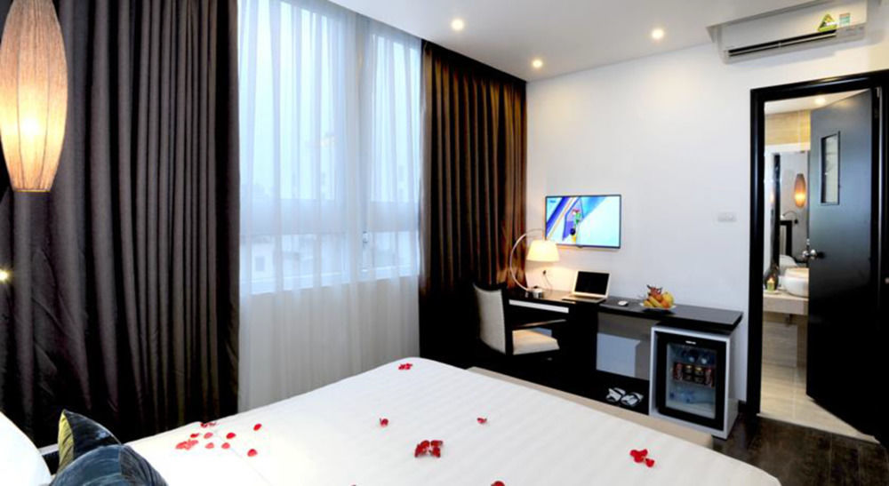 Charm & Hotel