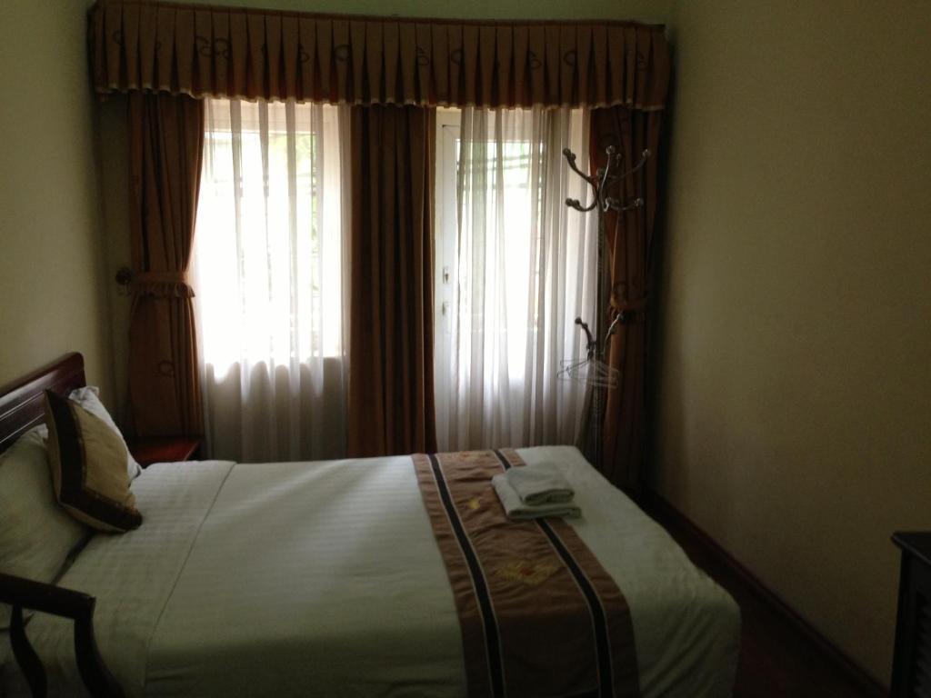 - Ba Trung Khách sạn