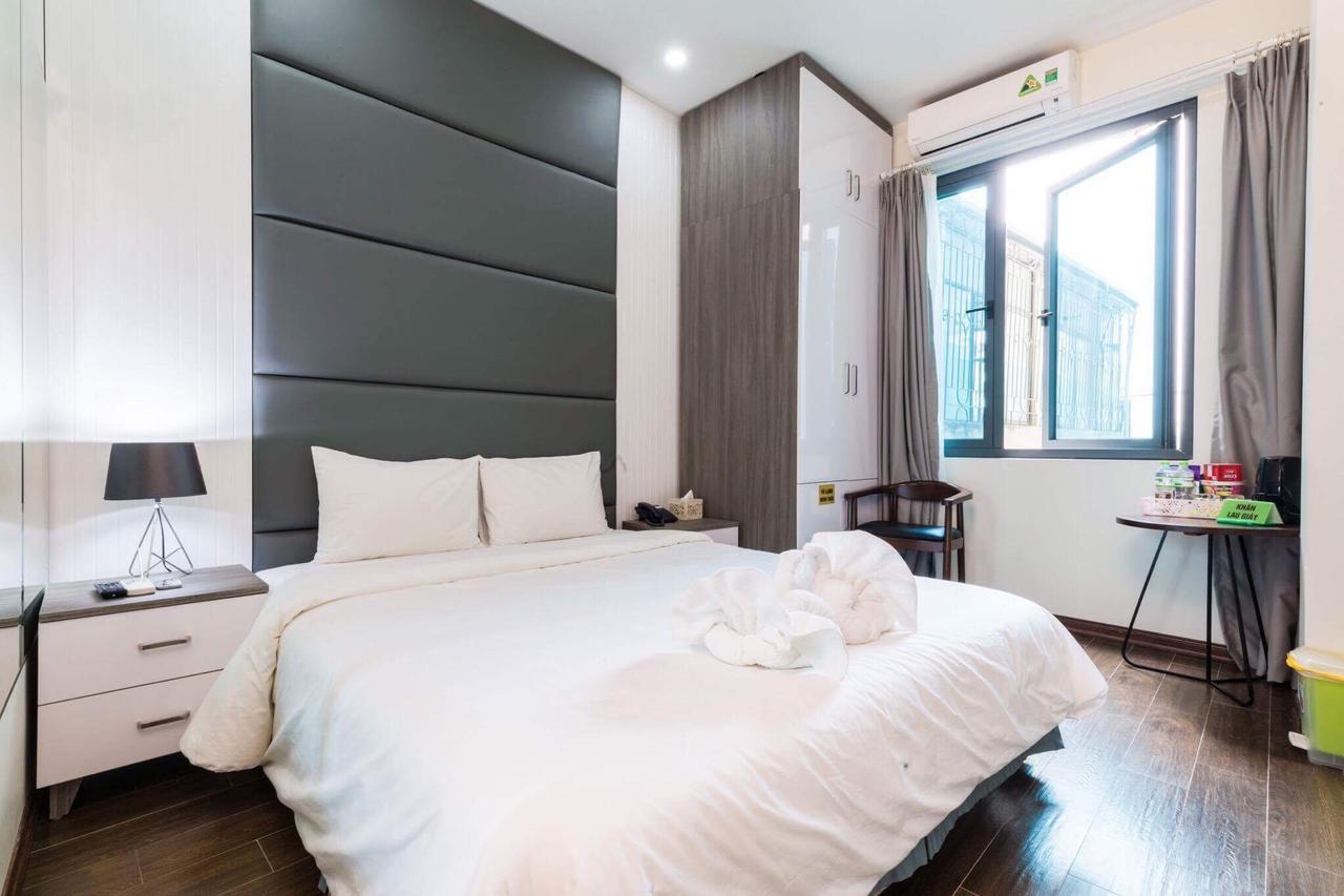Lily Hotel