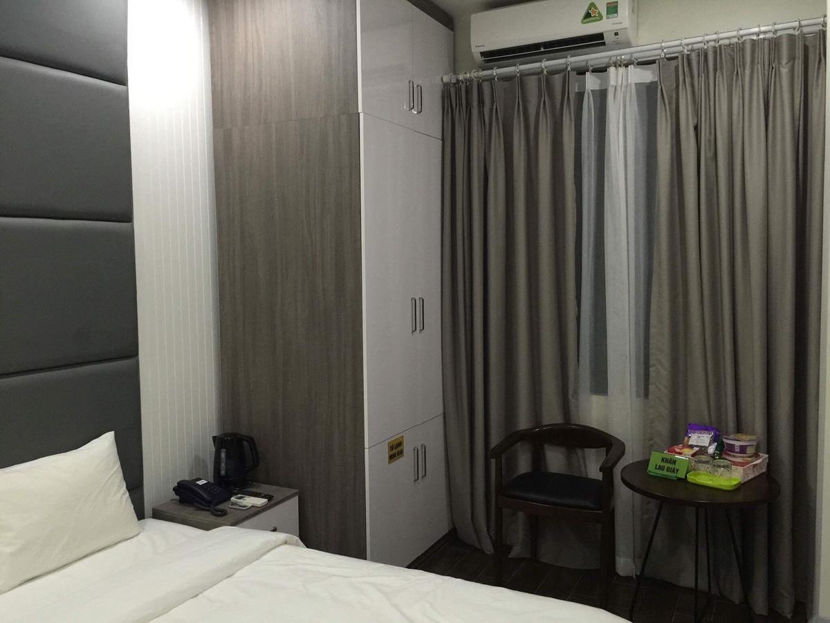 Lily Hotel