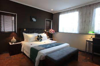 Hotel Emerald Waters Classy Hanoi