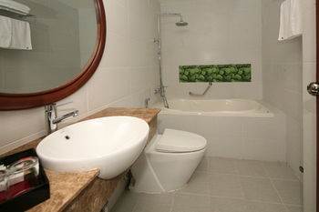 Mai Charming & Travel Hotel 3*