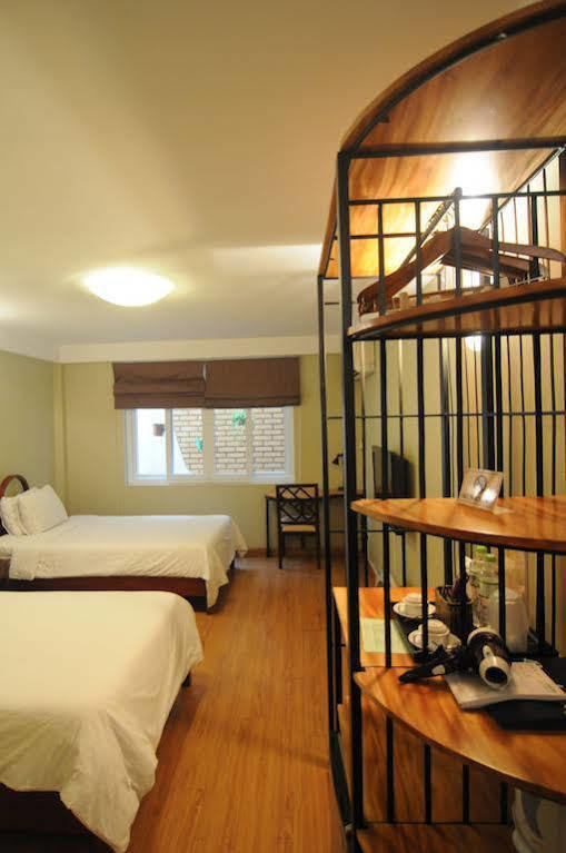 Iris Boutique Hotel 3*