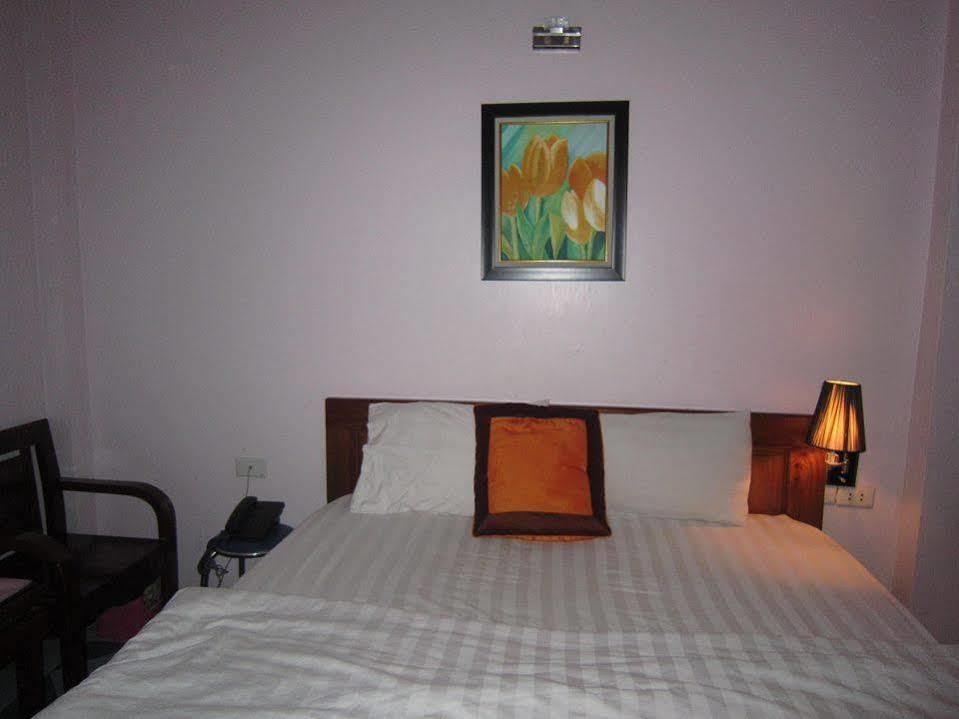 Clover Hotel
