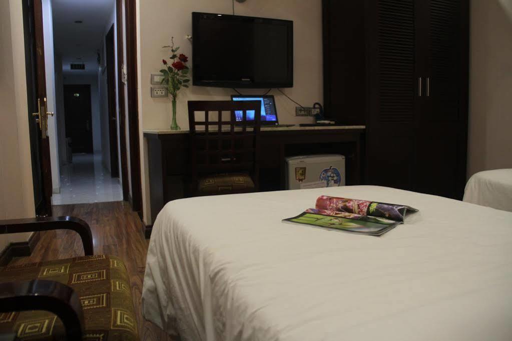 Cristina Center & Hotel 3*