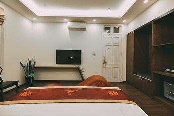 Suji Hotel 2*