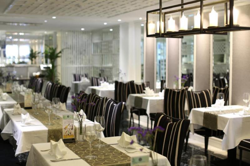 Hotel Victor Gallery & 4*