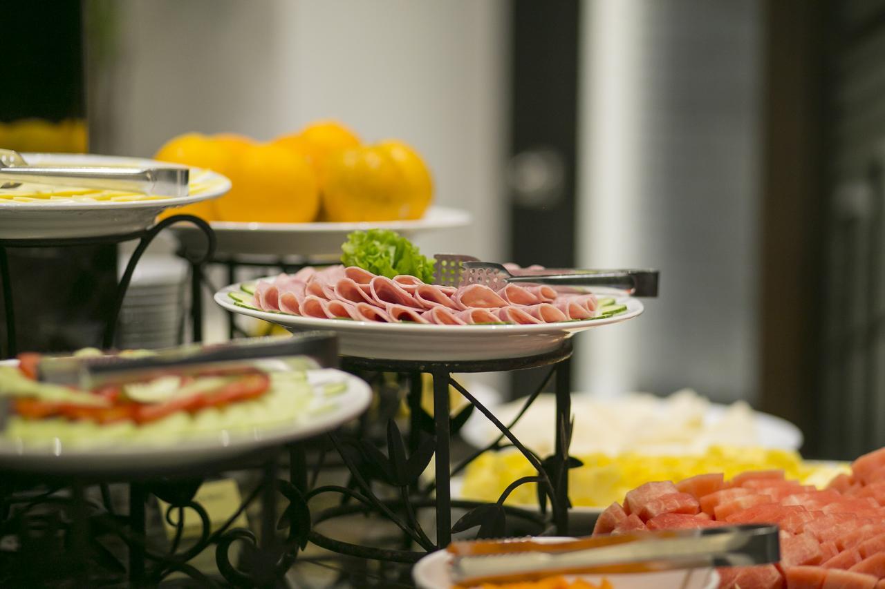 Hotel Quoc Hoa Premier