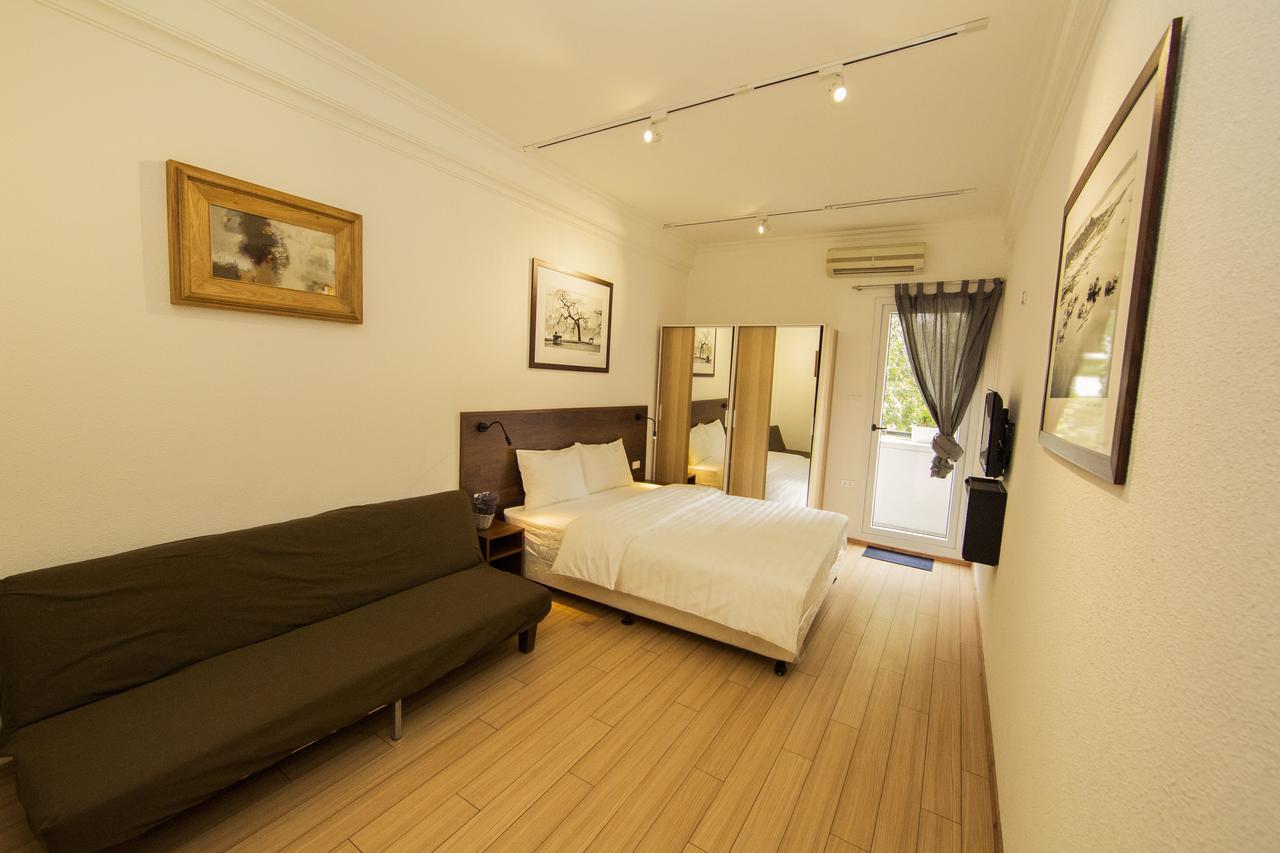 Elegant Studio Yet Kieu *