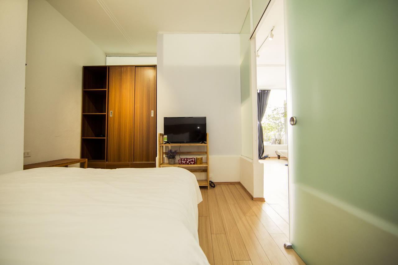 Elegant Studio Yet Kieu * Hanoi