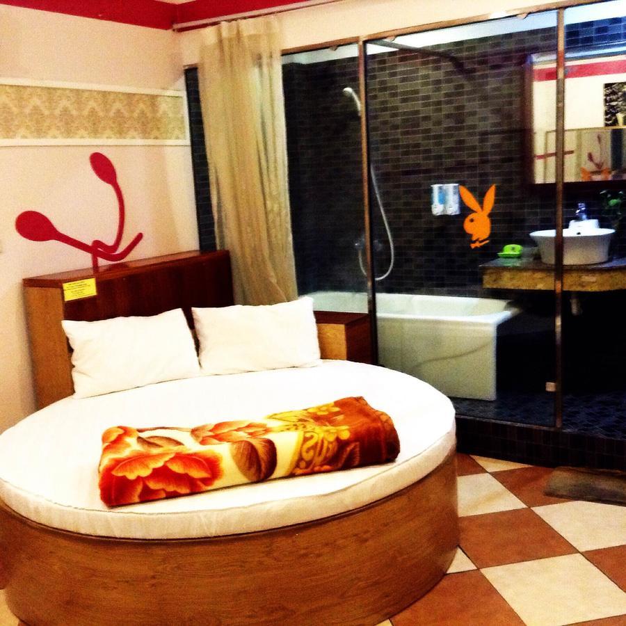 Sac Mau Playboy Motel Hanoi