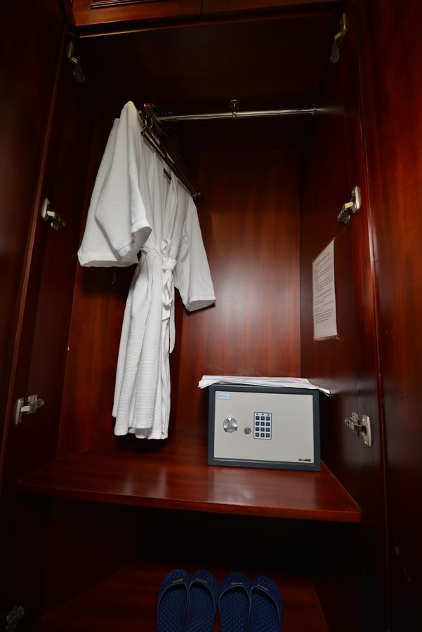 Blue Legend Hotel 3*