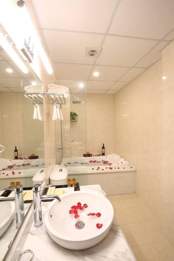 Hoang Tu Hotel