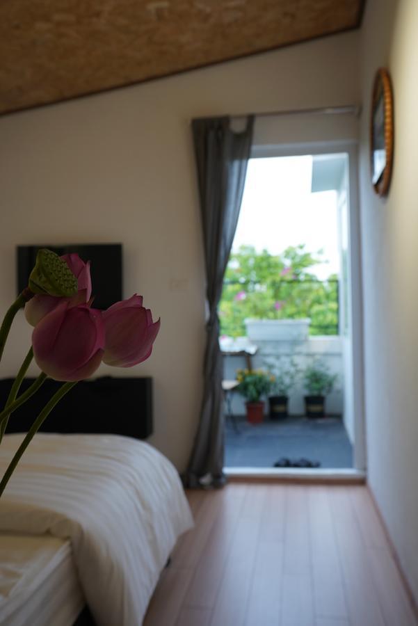 Elegant Studio Yet Kieu * Hanoi