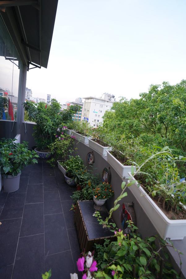 Elegant Studio Yet Kieu * Hanoi