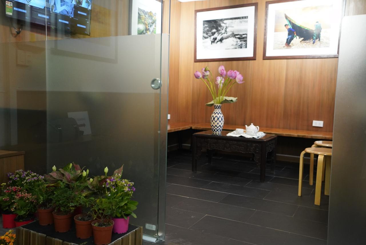 Elegant Studio Yet Kieu *