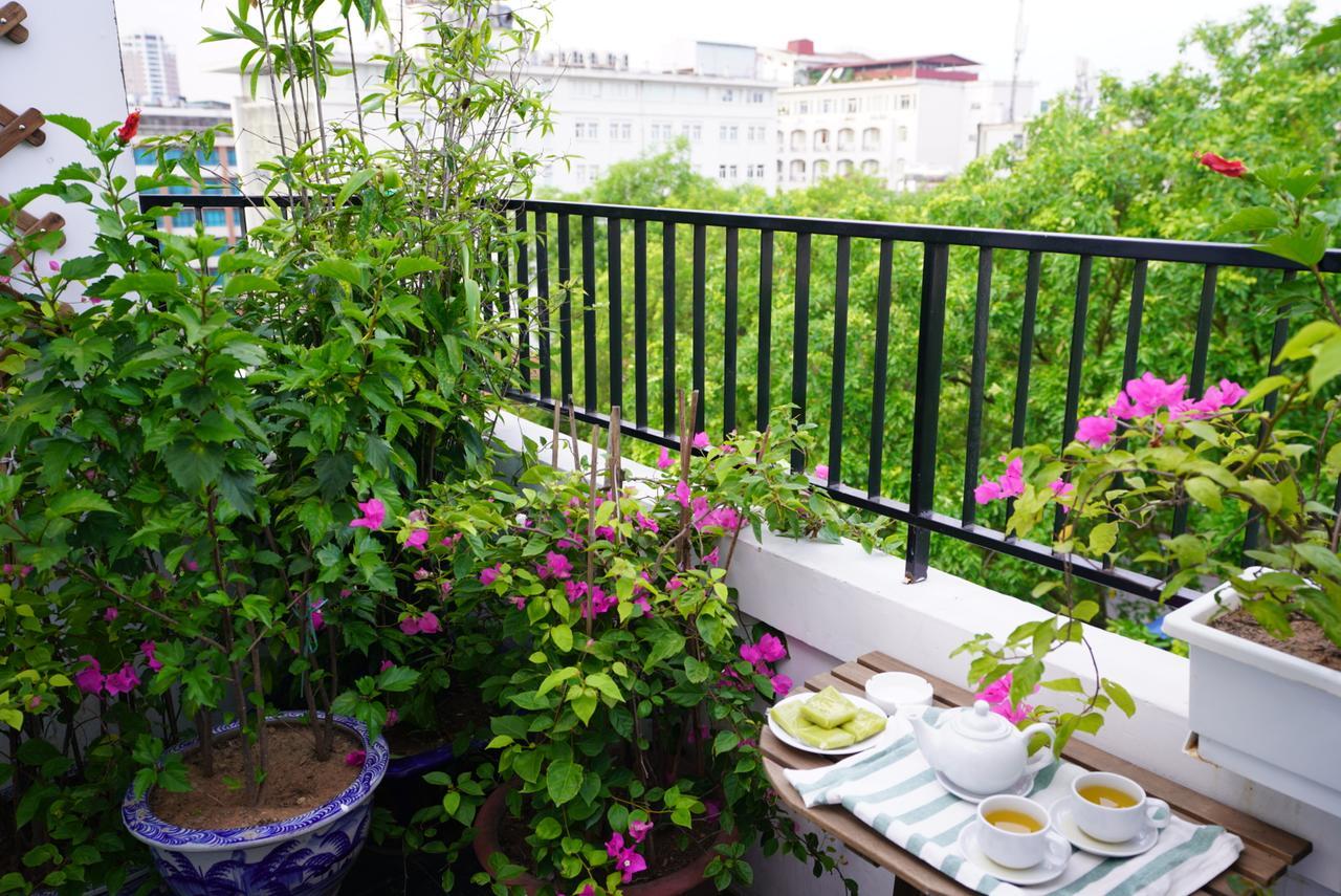 Elegant Studio Yet Kieu Apartment Hanoi