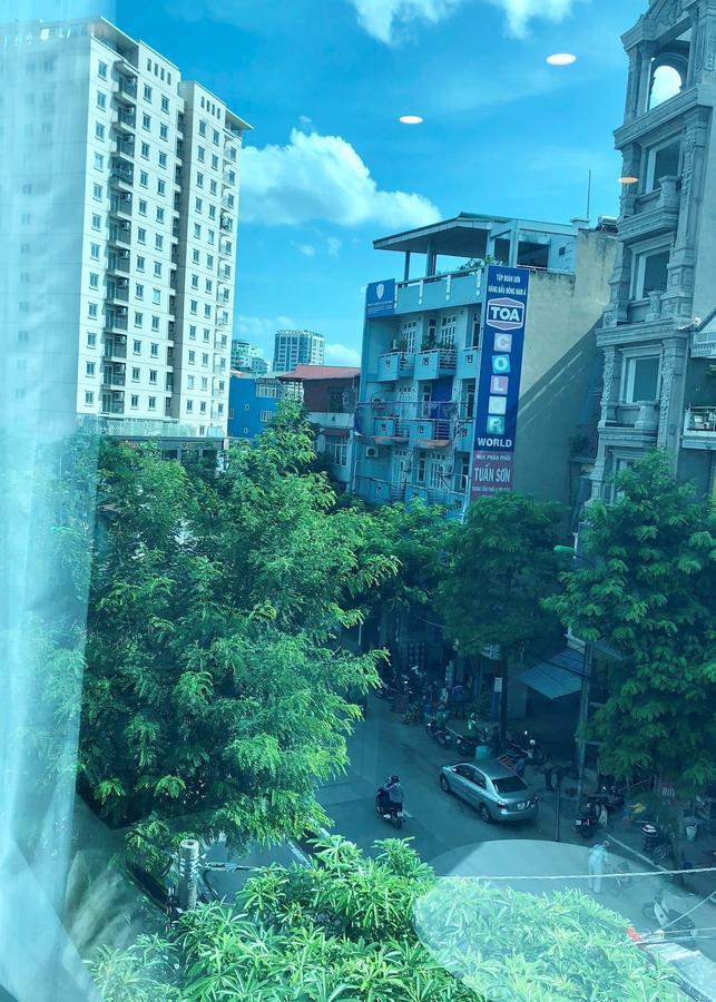 Honeymoon And Hotel Hanoi