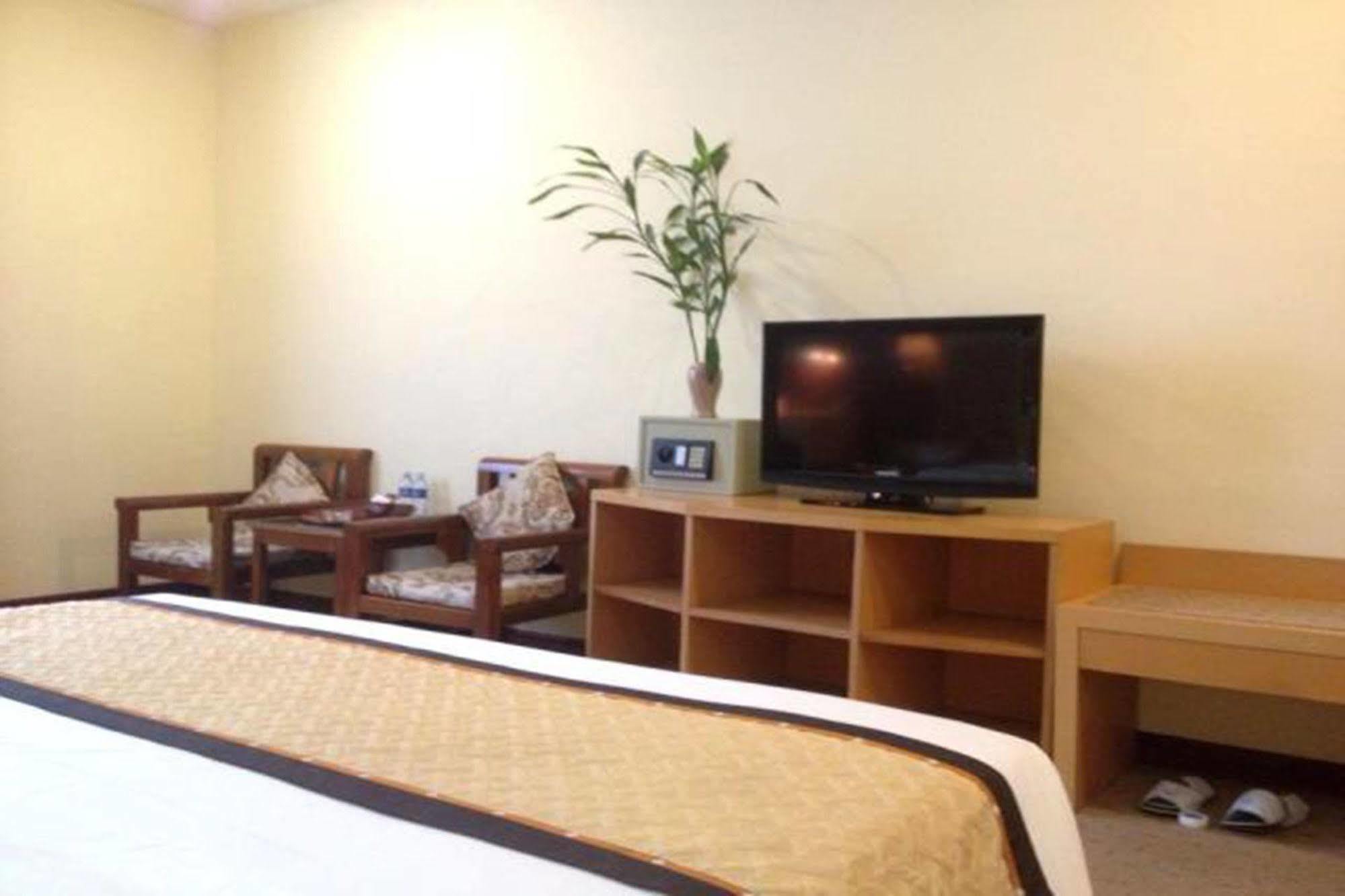 Hotel Oasis 3*