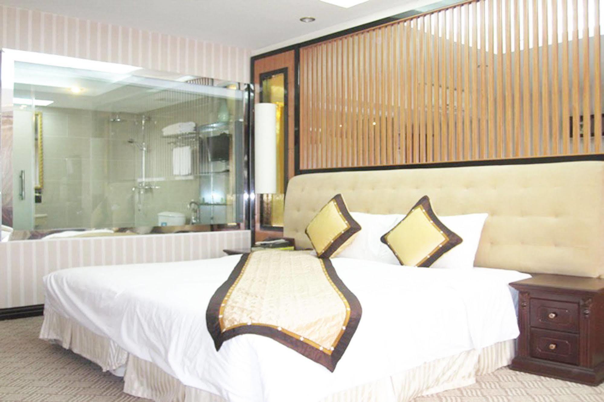 Oasis Hanoi