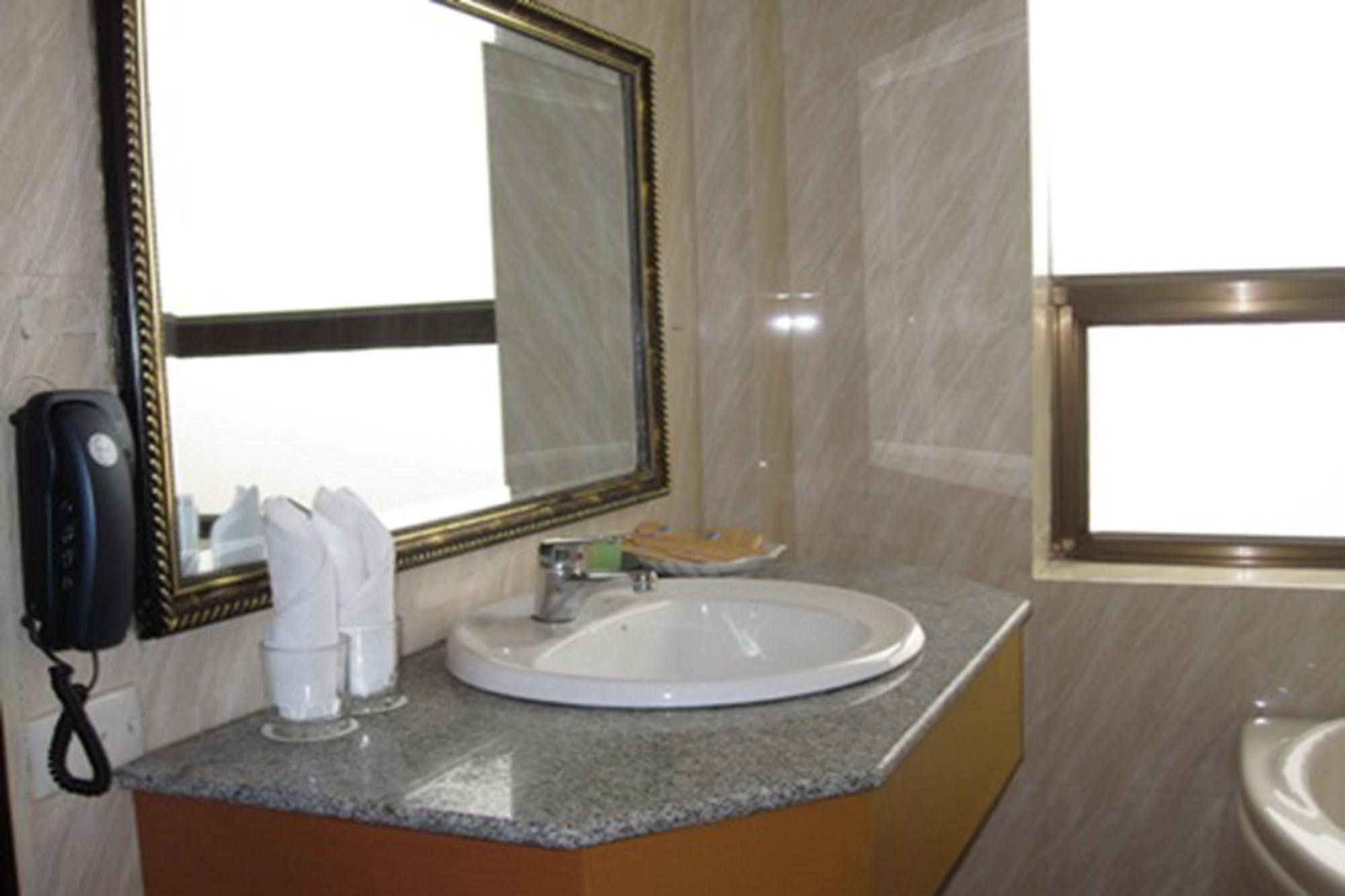 Oasis Hotel Hanoi