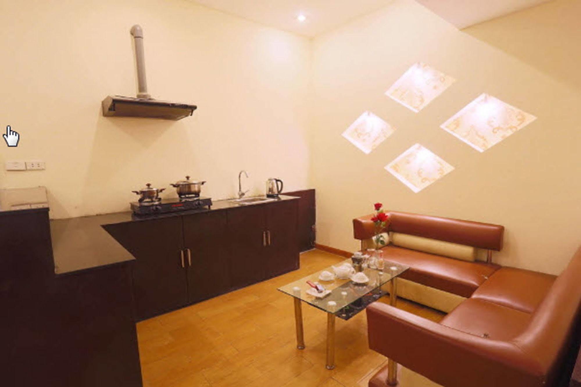 Hotel A25 - 46 Chau Long Hanoi