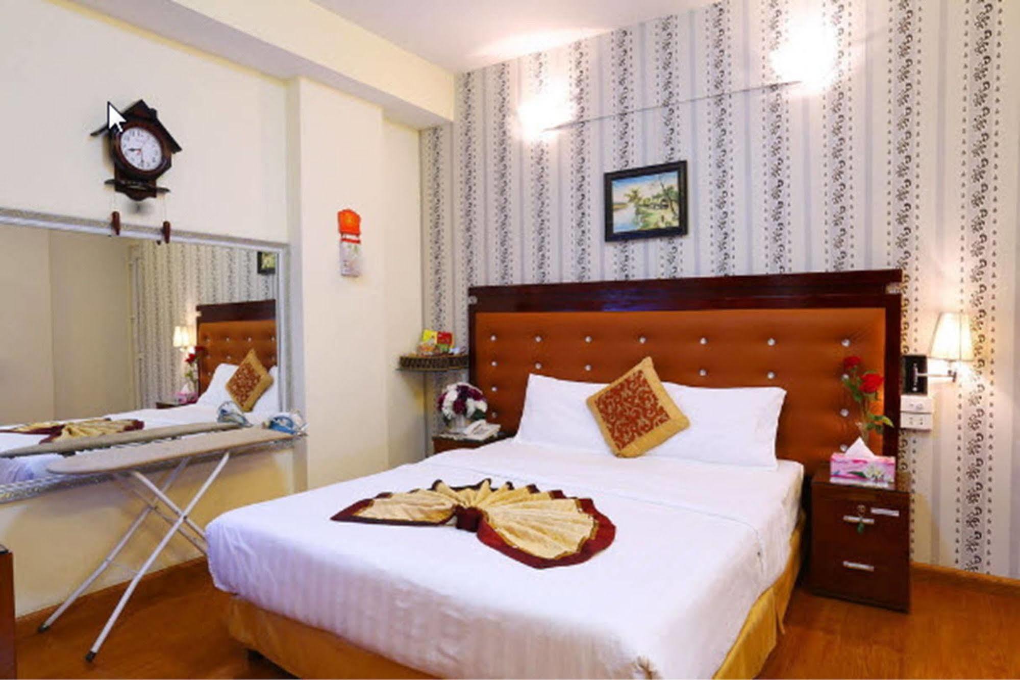 A25 - 46 Chau Long Hotel