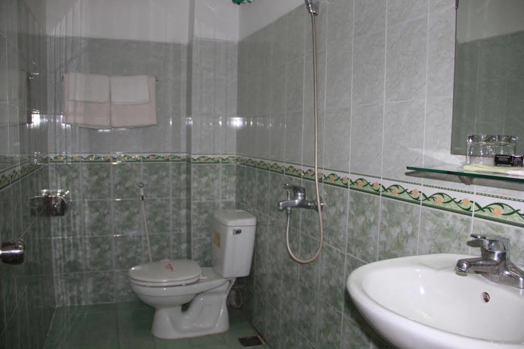 Elpis Hotel