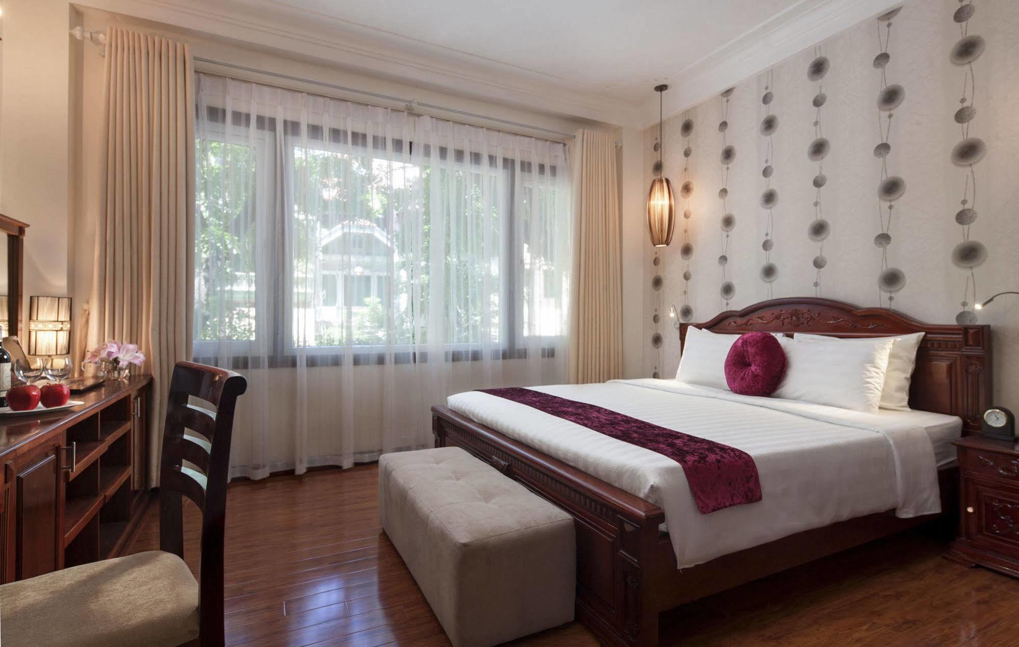 Hotel Golden Moon & Travel