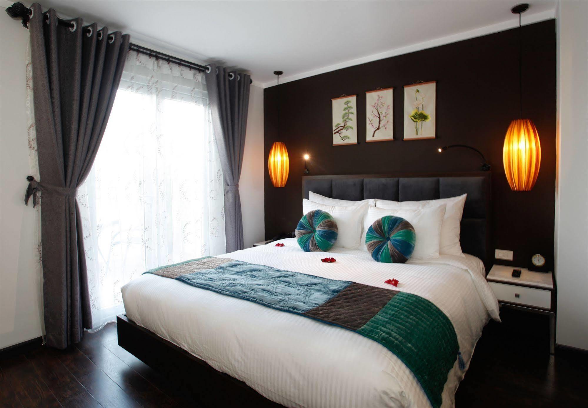 Emerald Waters Classy Hotel 4*