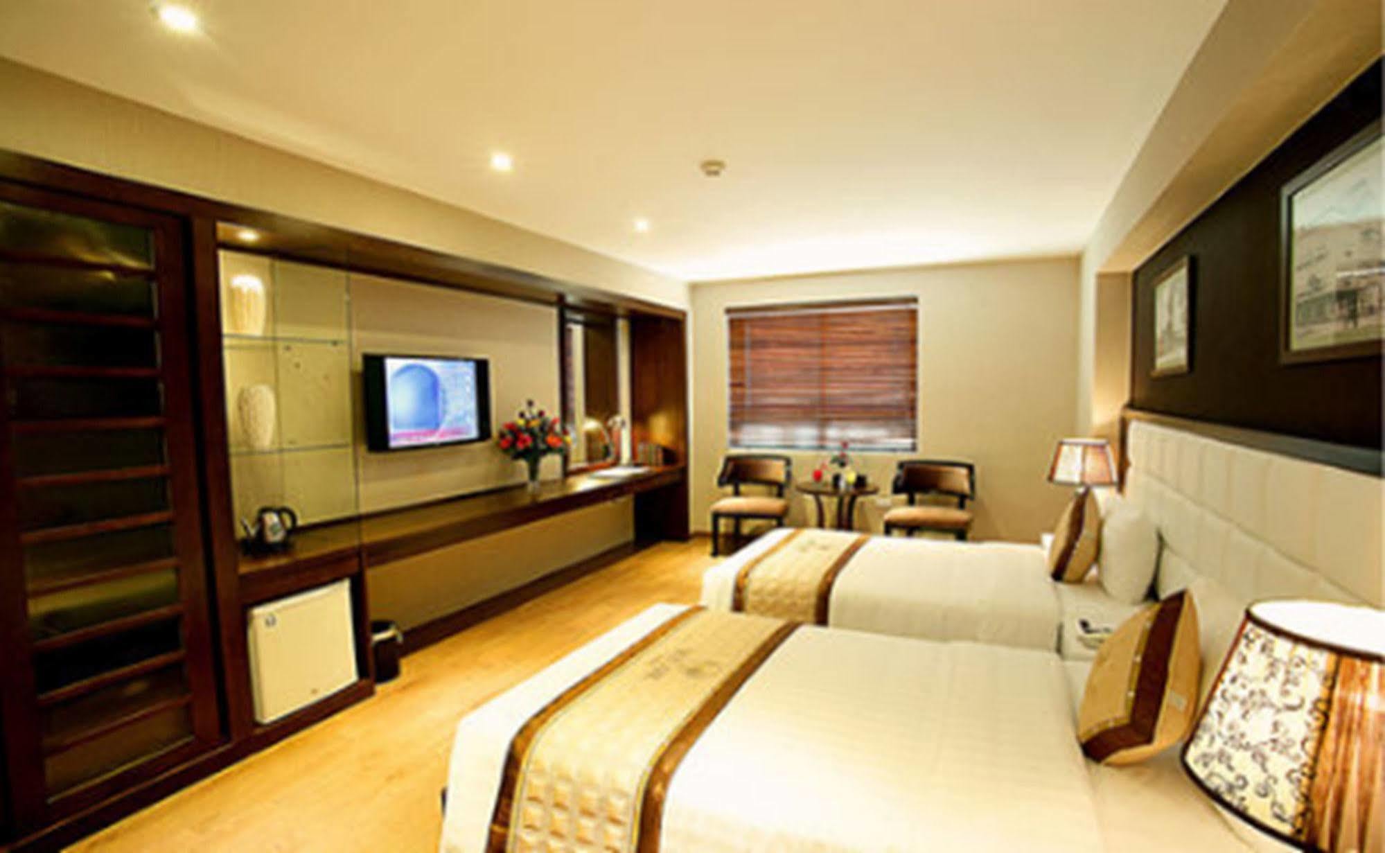 Skylark Hotel