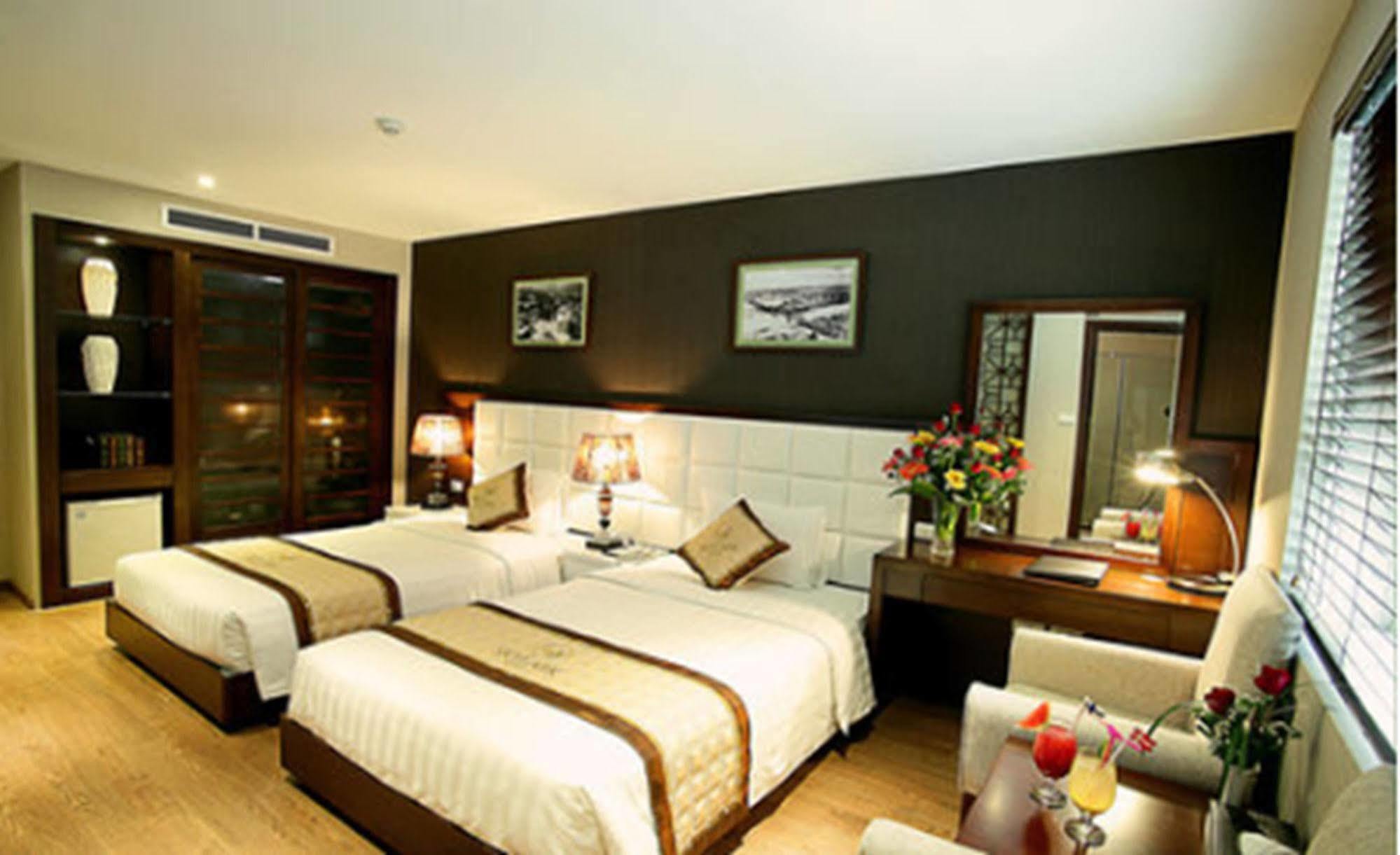 Skylark 4*