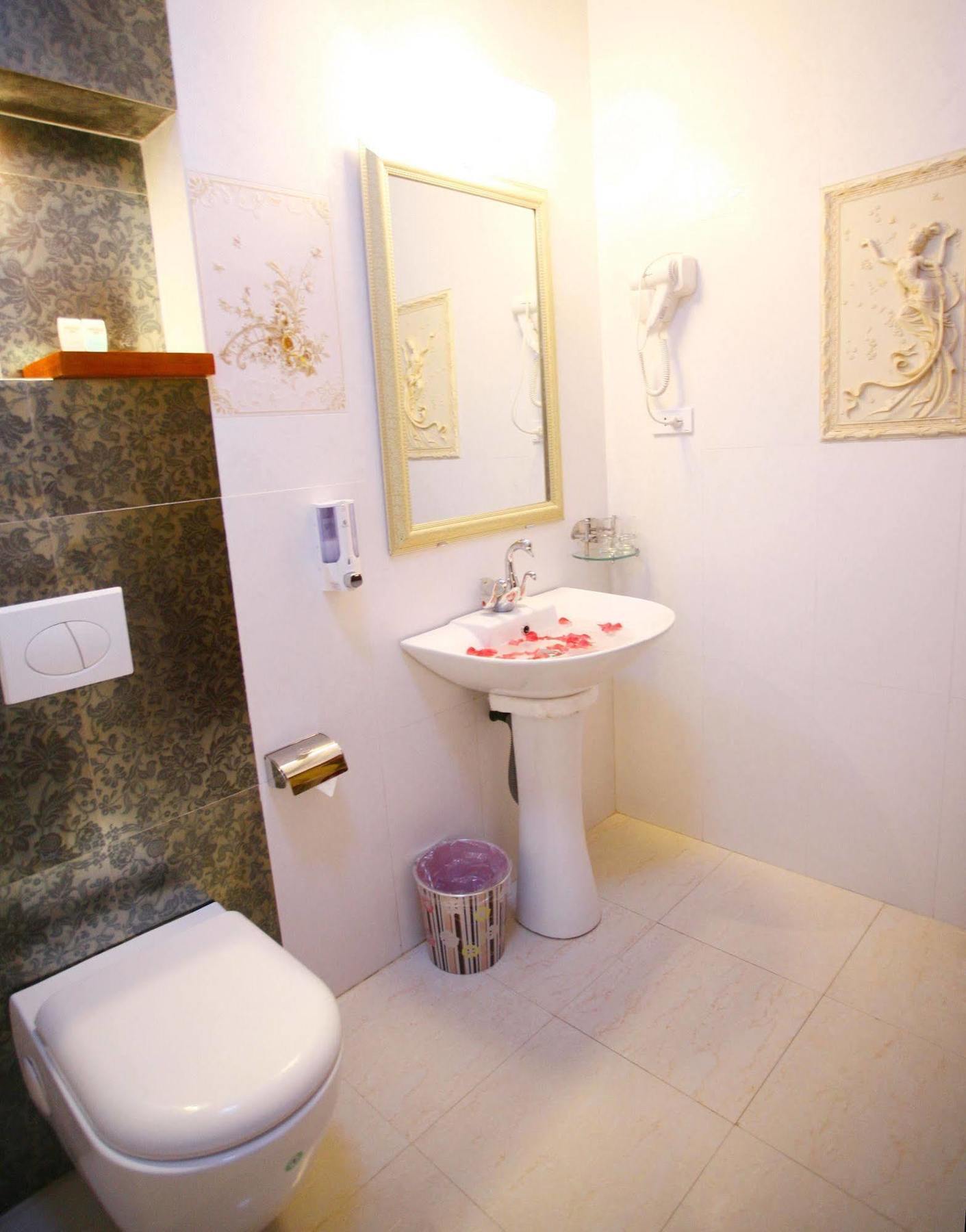 Ritz Boutique 3*