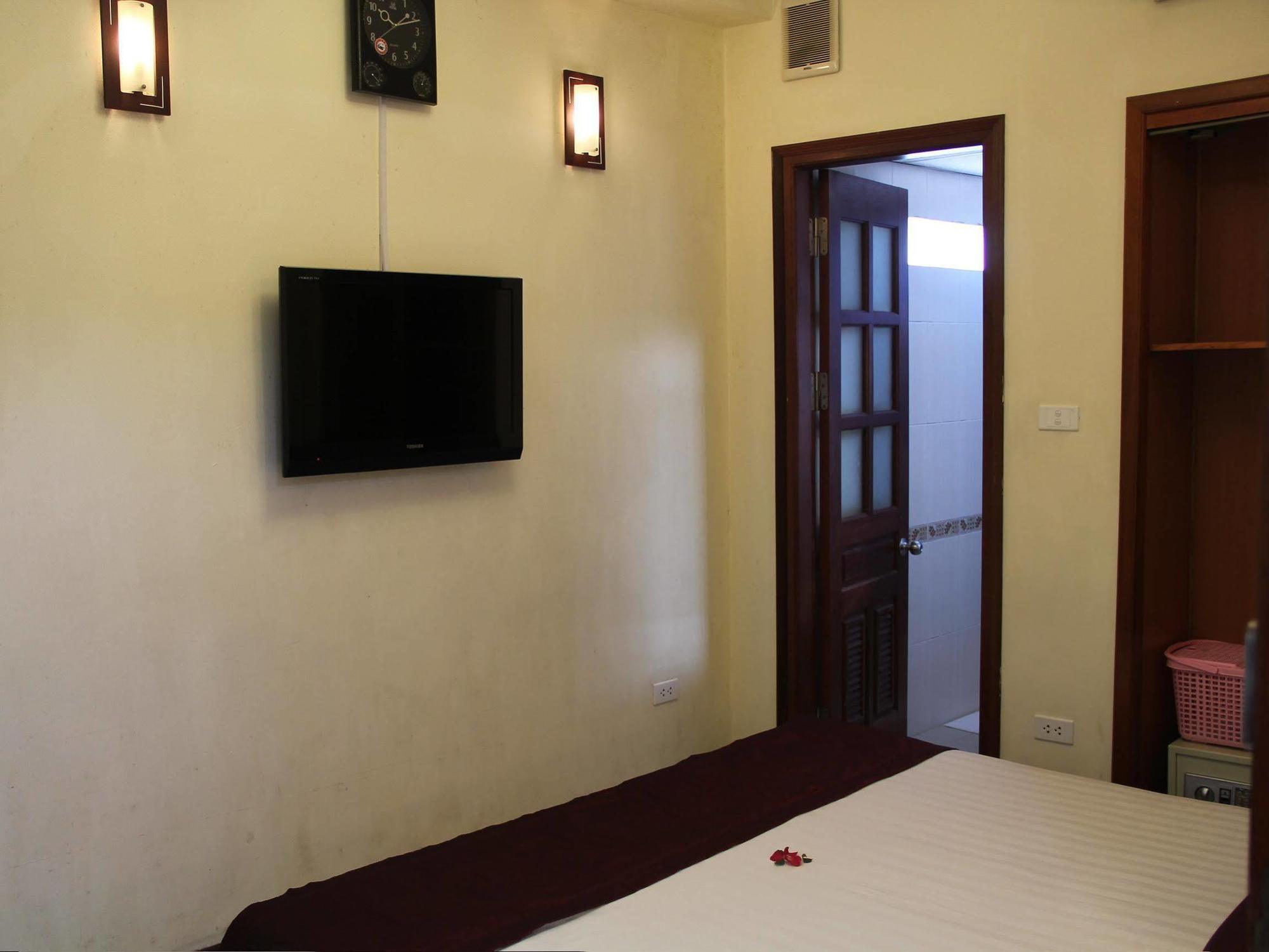 Golden Lotus & Hotel 3*