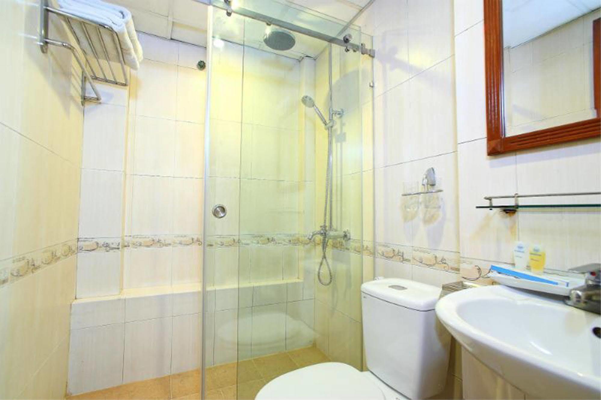 Hotel Golden Lotus &