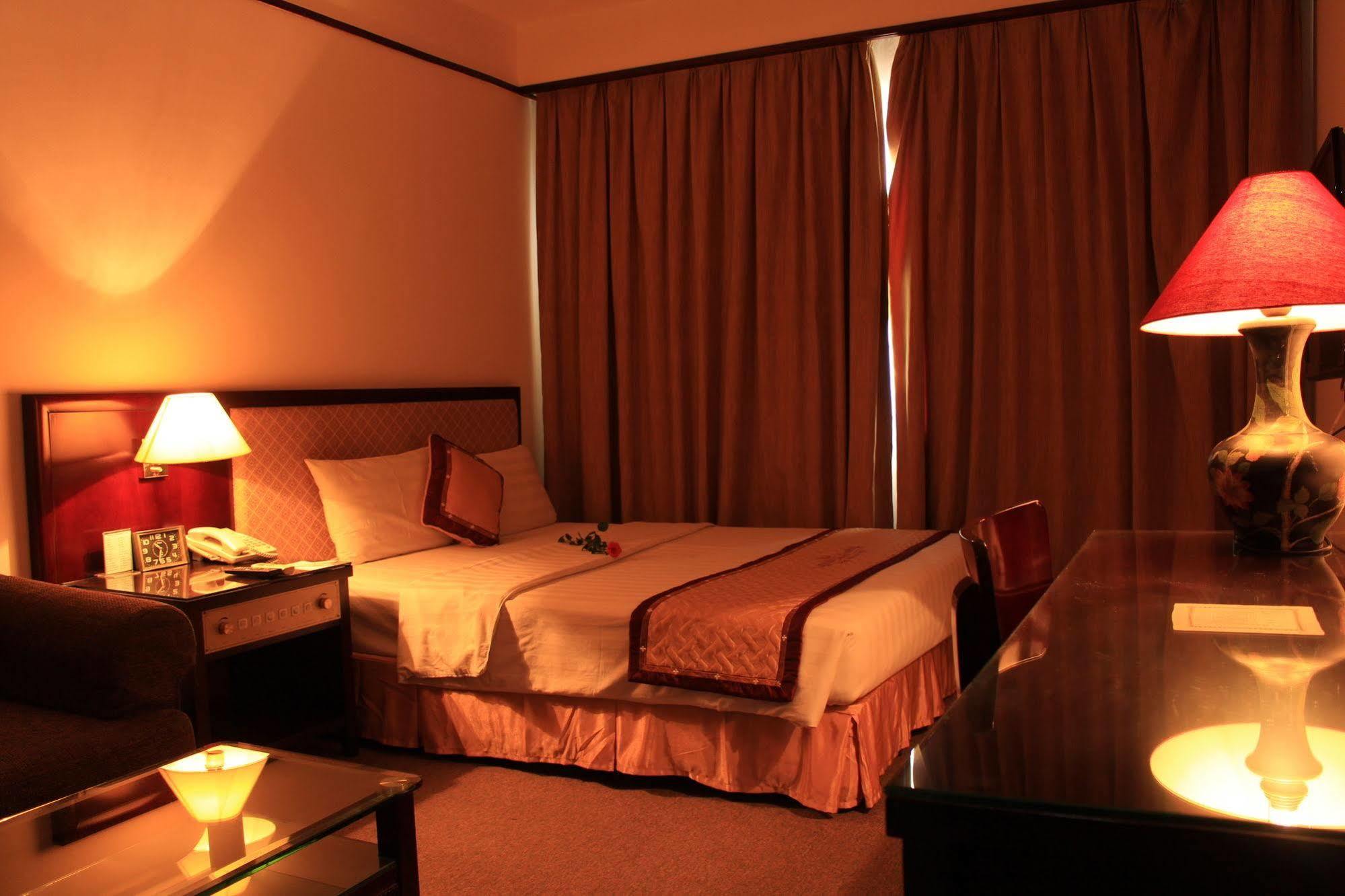 Capital Garden Hotel 4*