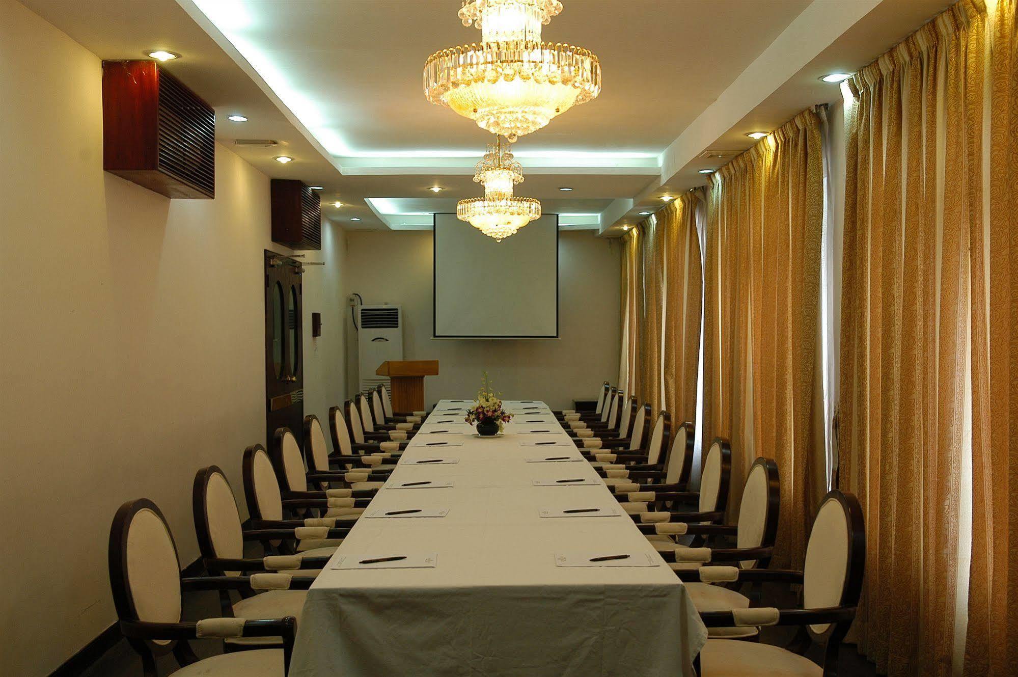Hotel Capital Garden 4*