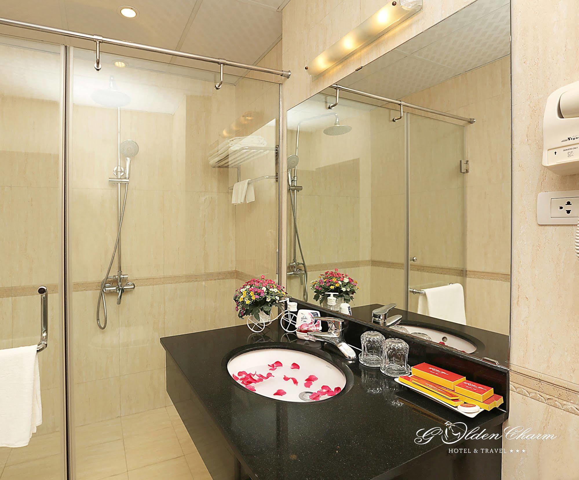 Hotel Golden Charm 2*