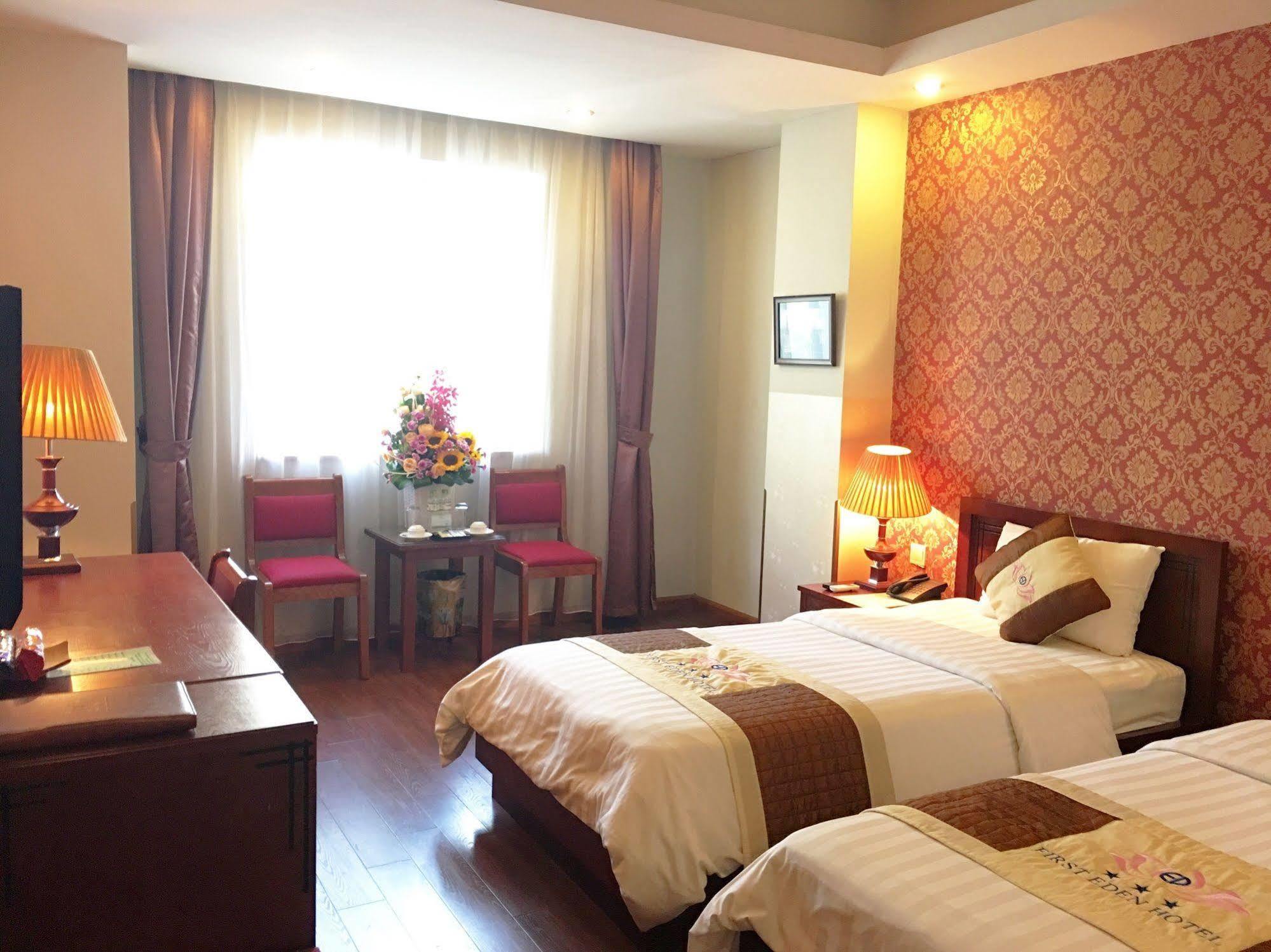 Hotel First Eden - Hang Bun