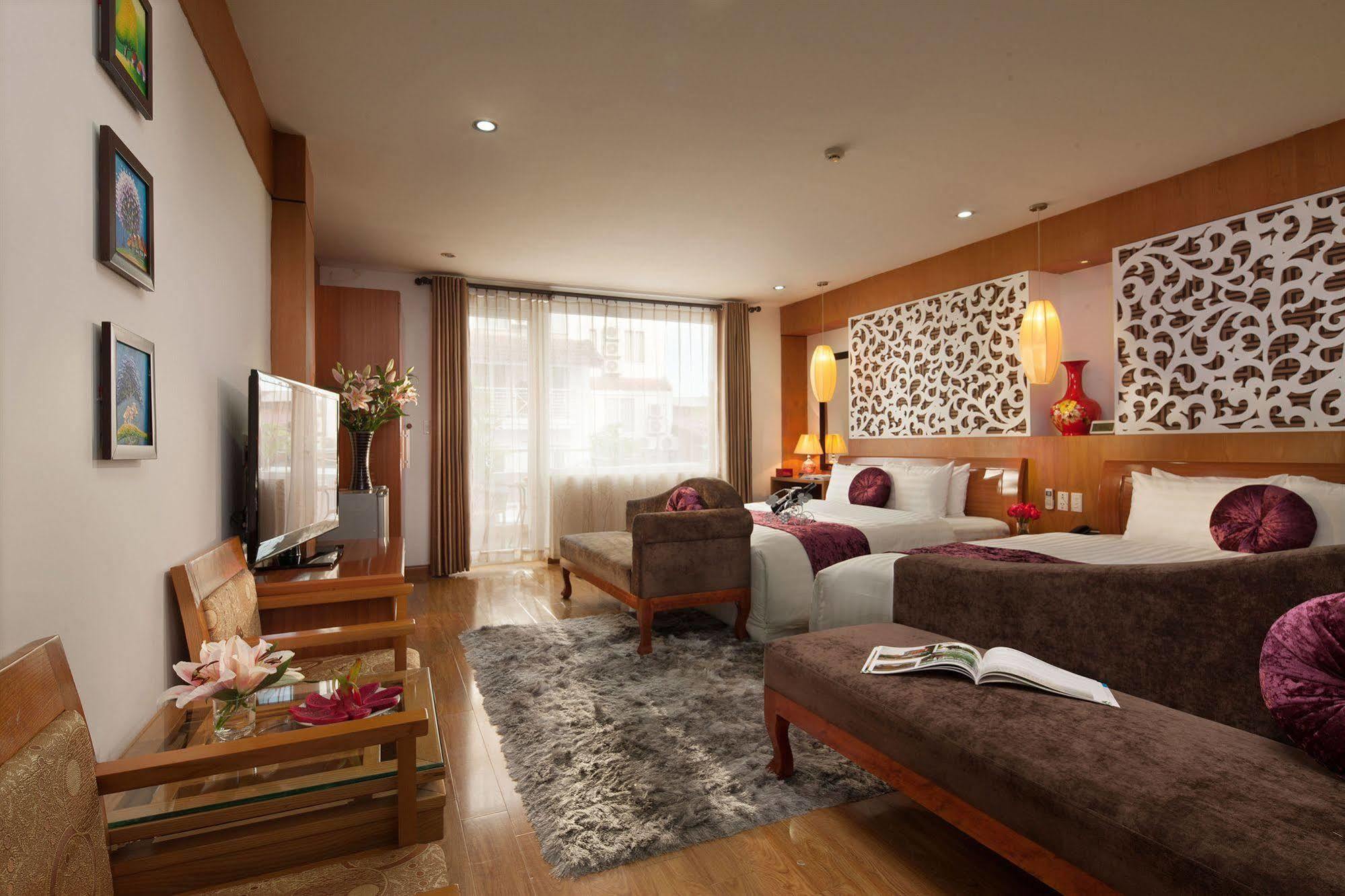 Golden Palace Hotel
