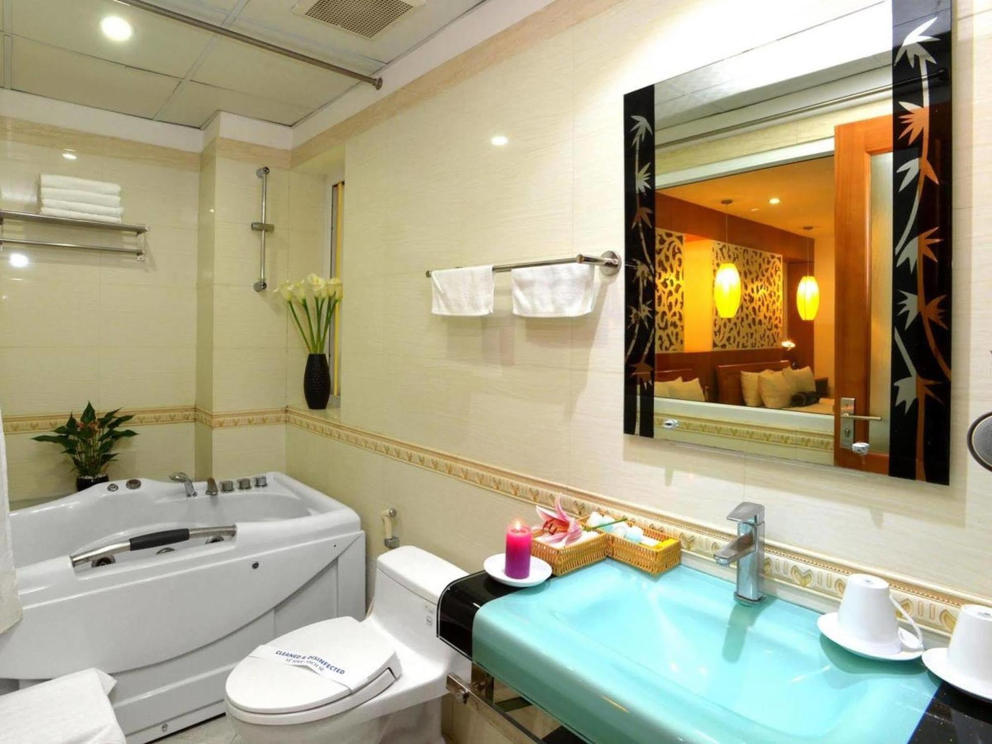 Golden Palace Hotel