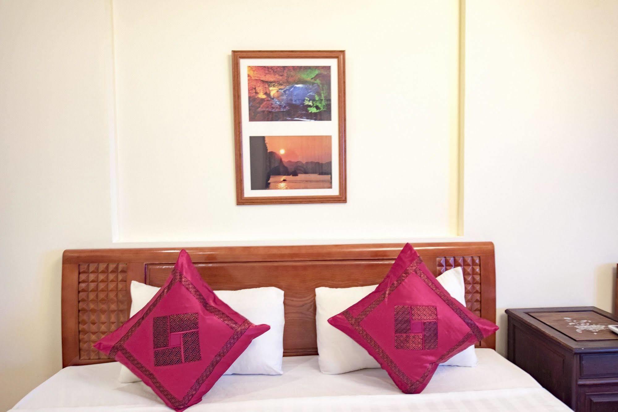 Group Nest Hotel 2*