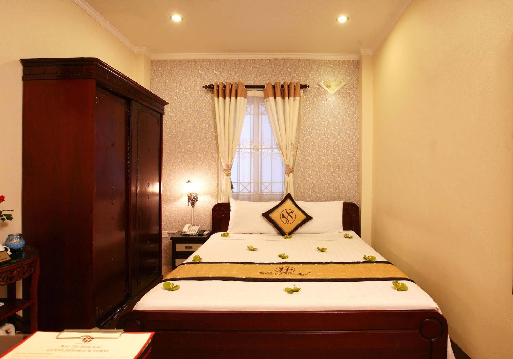 Khách sạn Royal Hà Nội