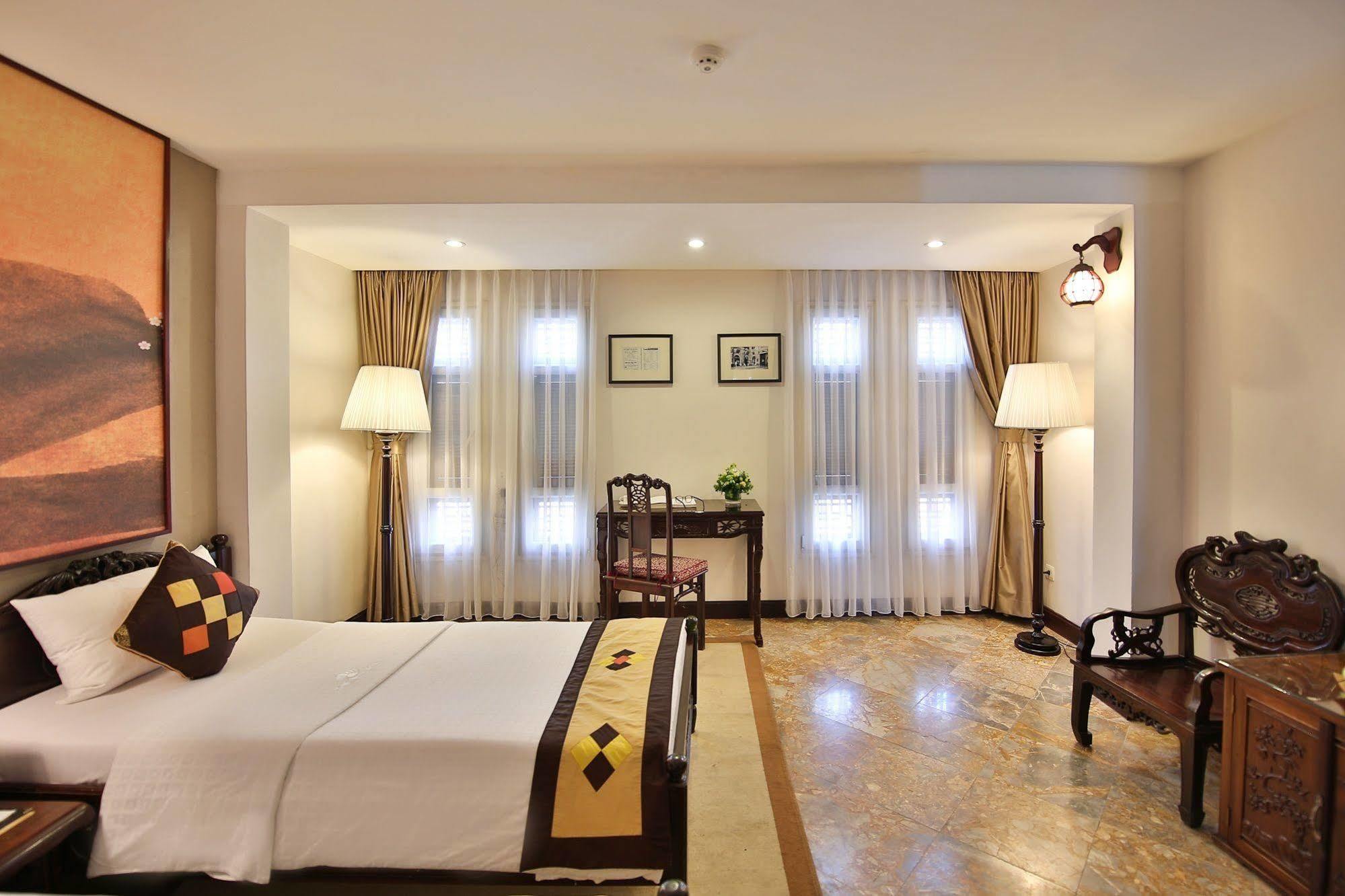 Hong Ngoc Dynastie Boutique & 4*