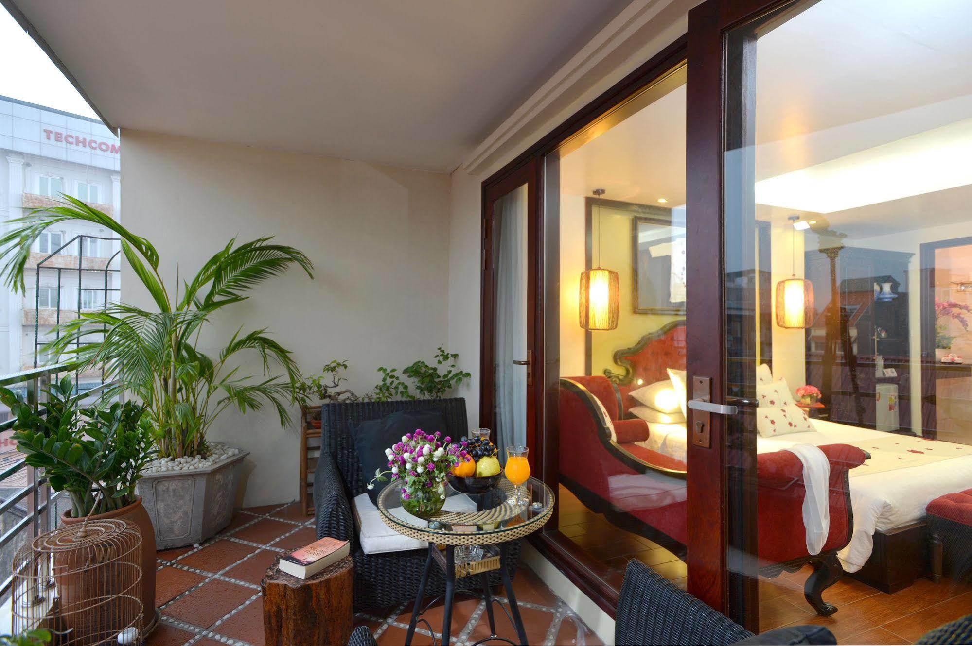 Finnegans 3* Hanoi