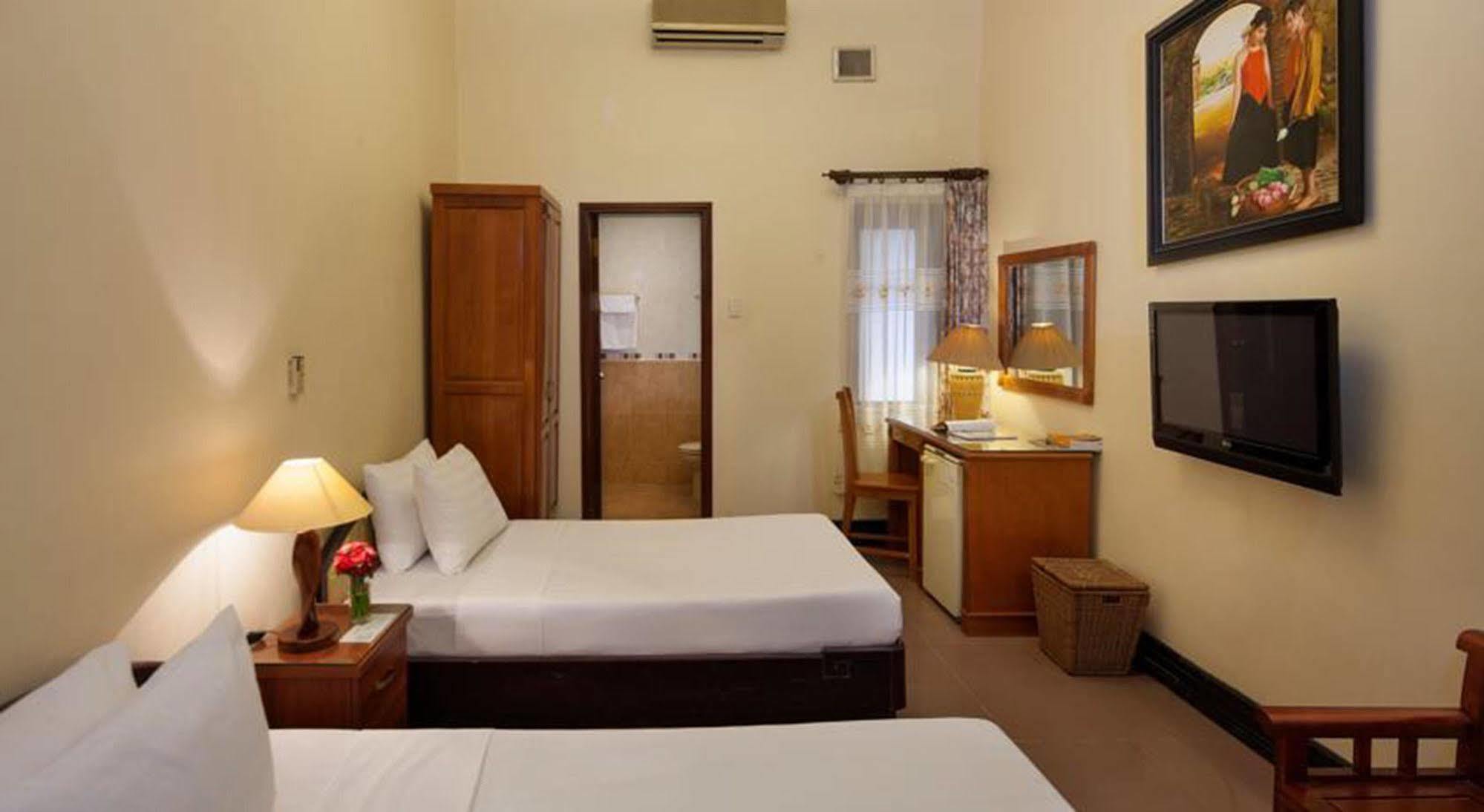 Lucky Hotel