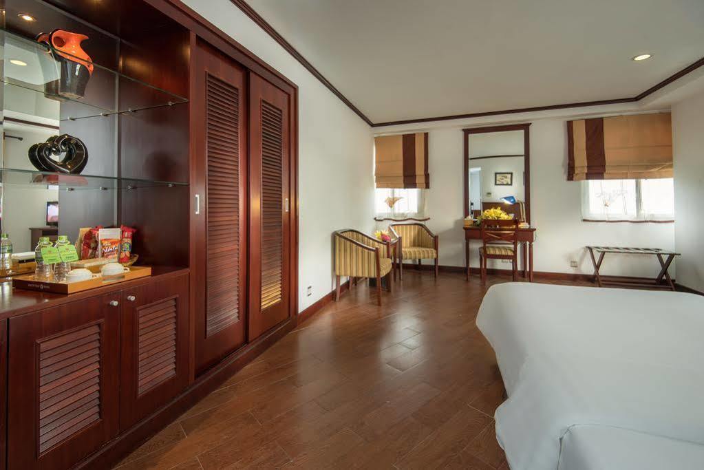 De Trendy & 4* Hanoi