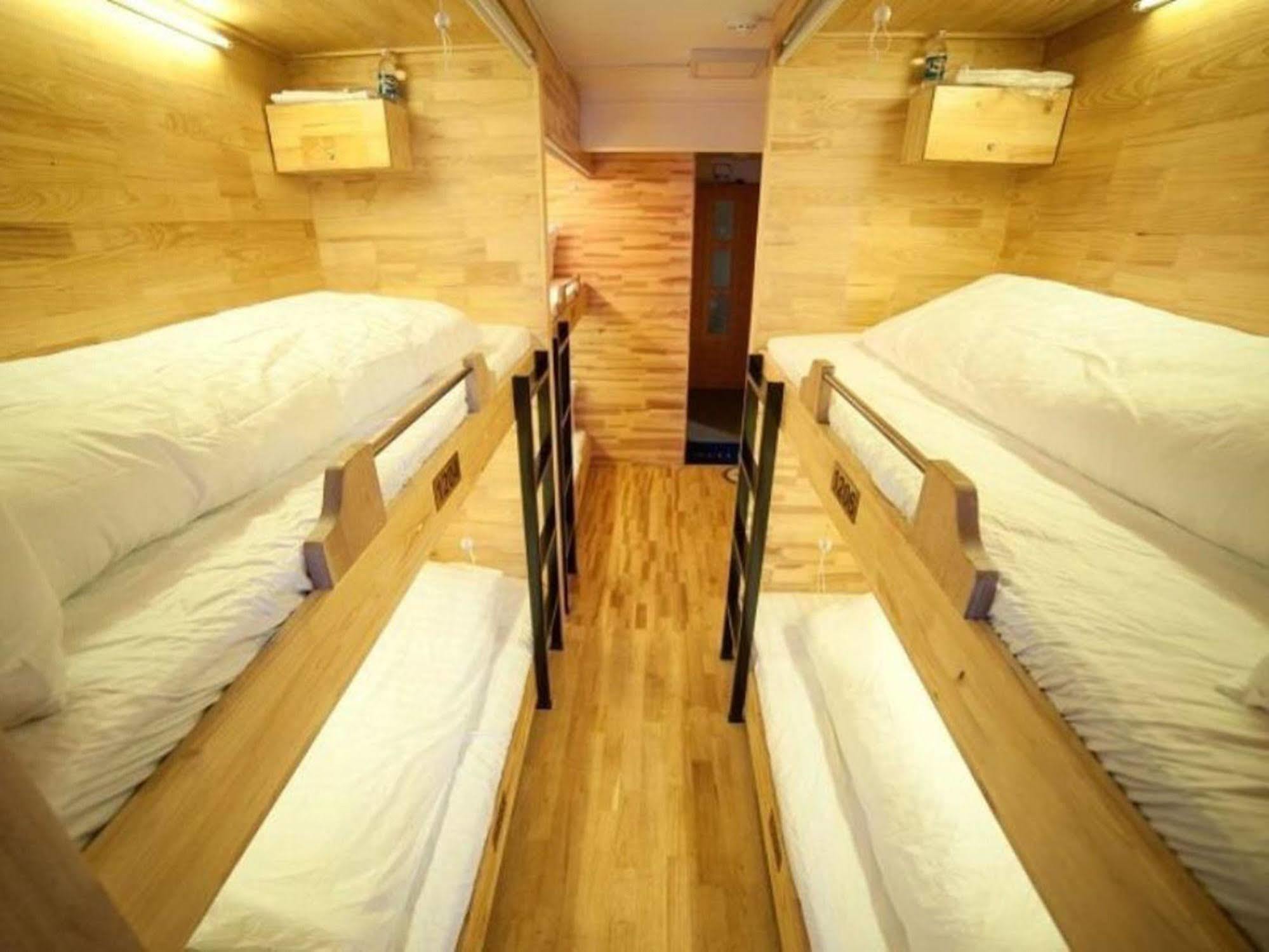 Box Hotel 2*