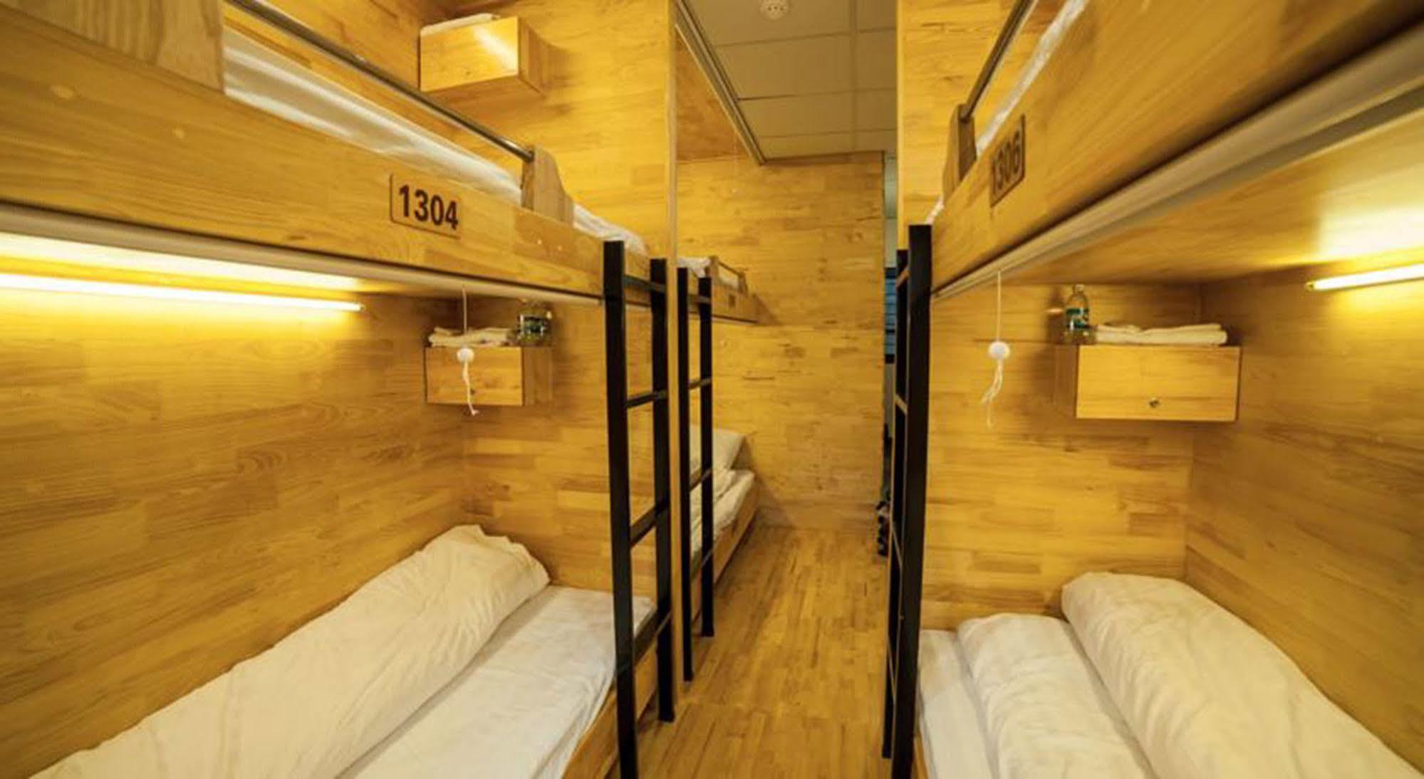Hotel Box